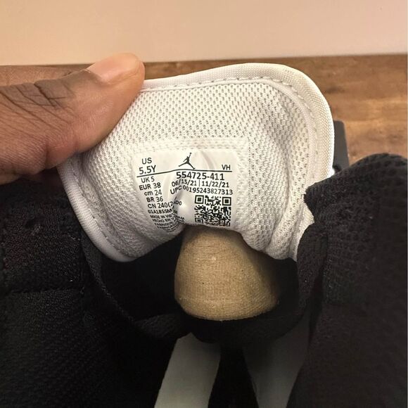 Jordan 1 Mid ‘Armory Navy’ (GS) size 5.5Y/7W - Picture 10 of 10